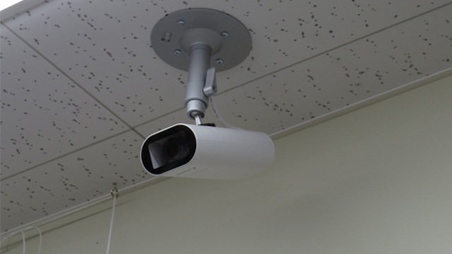 天井の監視カメラ