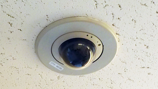 ドーム型監視カメラ